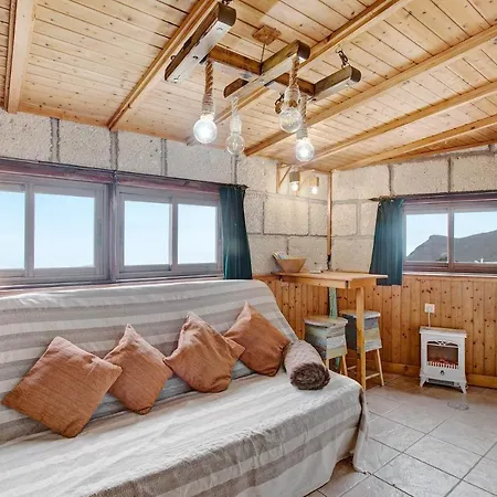 Cozy Arona Арона