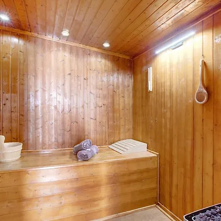 Cozy Arona
